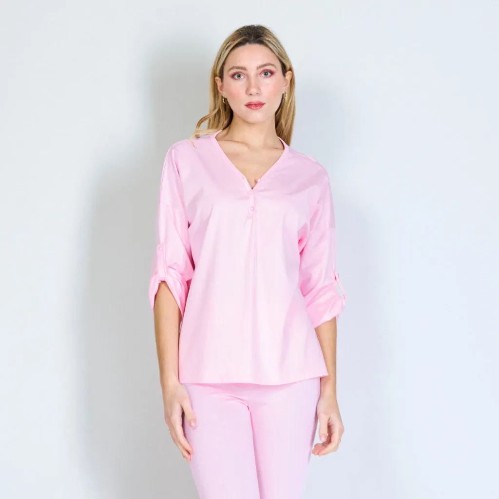 Blouse with buttoned pearls wholesale